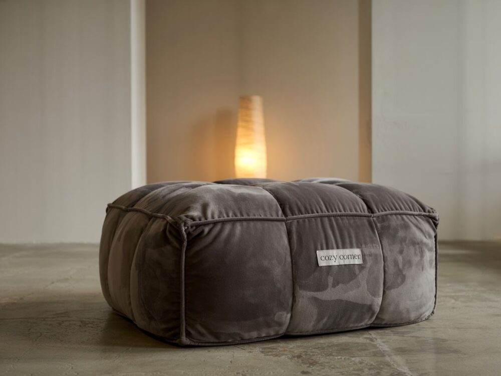 aksamitna pufa dekoracyjna