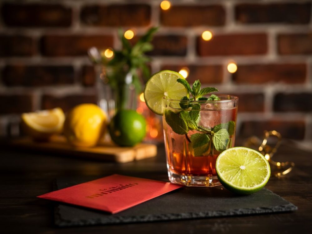 czerwona kopertówka mohito