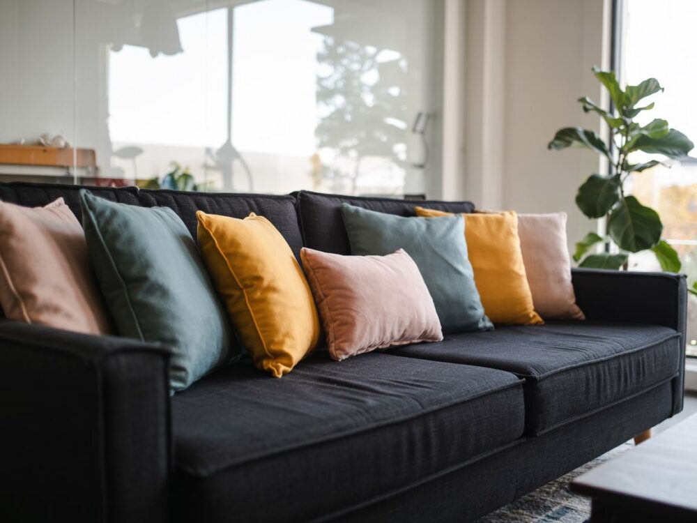 kolorowe poduszki dekoracyjne