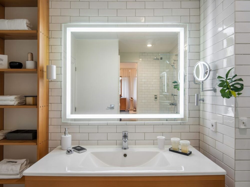 lustro z podświetleniem LED