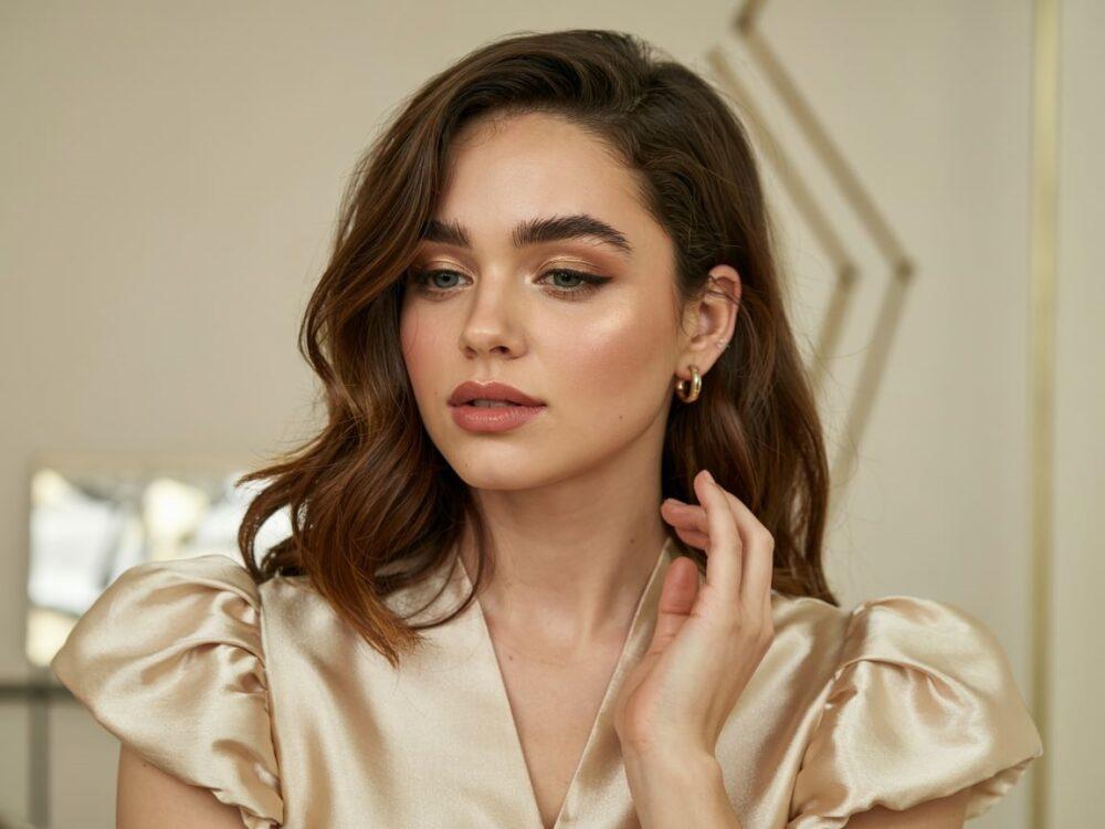 makijaż do złotej sukienki