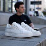 nowoczesne białe buty