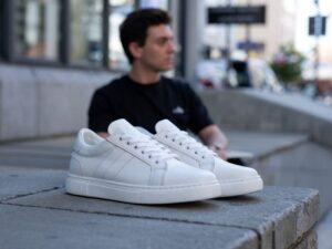 nowoczesne białe buty