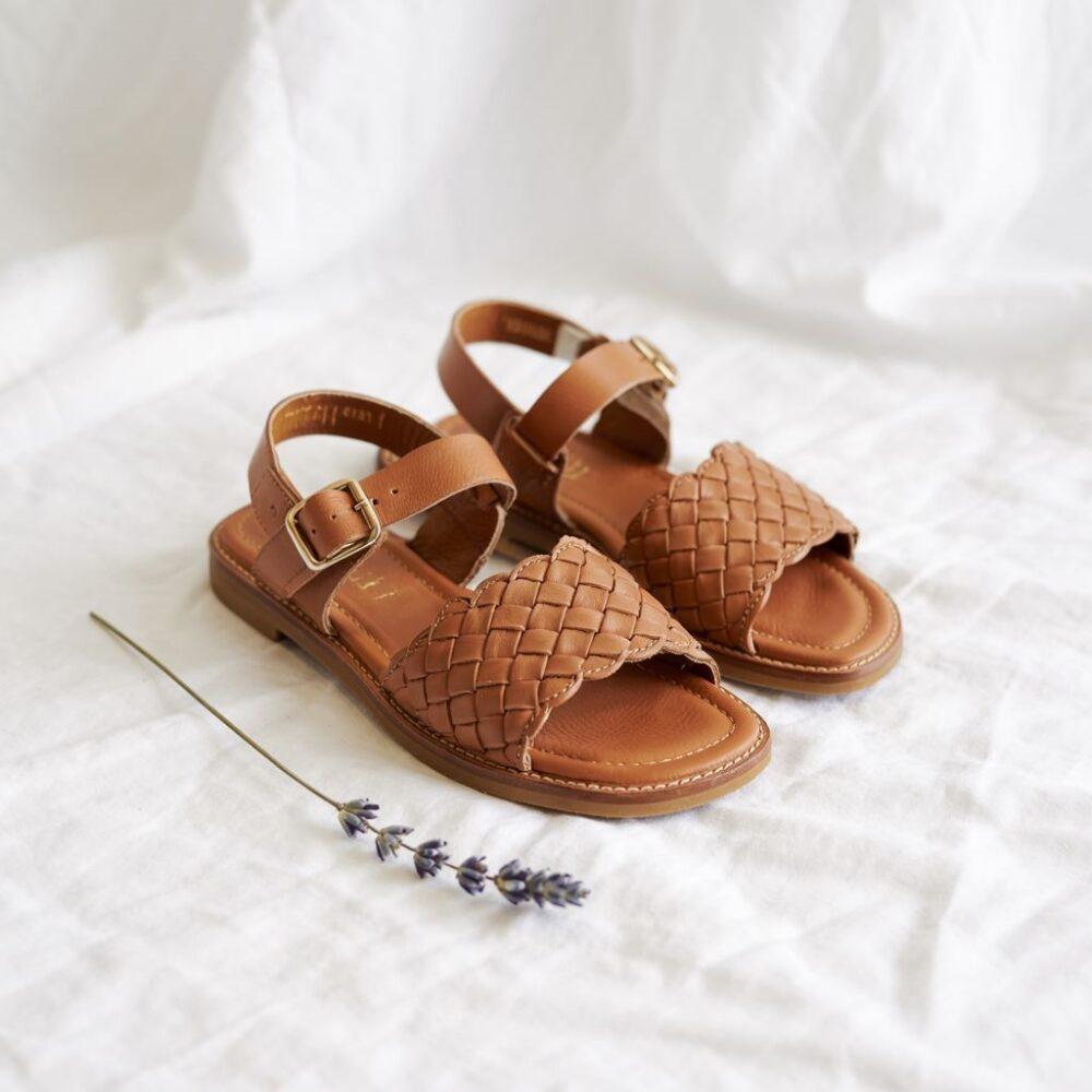 nowoczesne klapki damskie