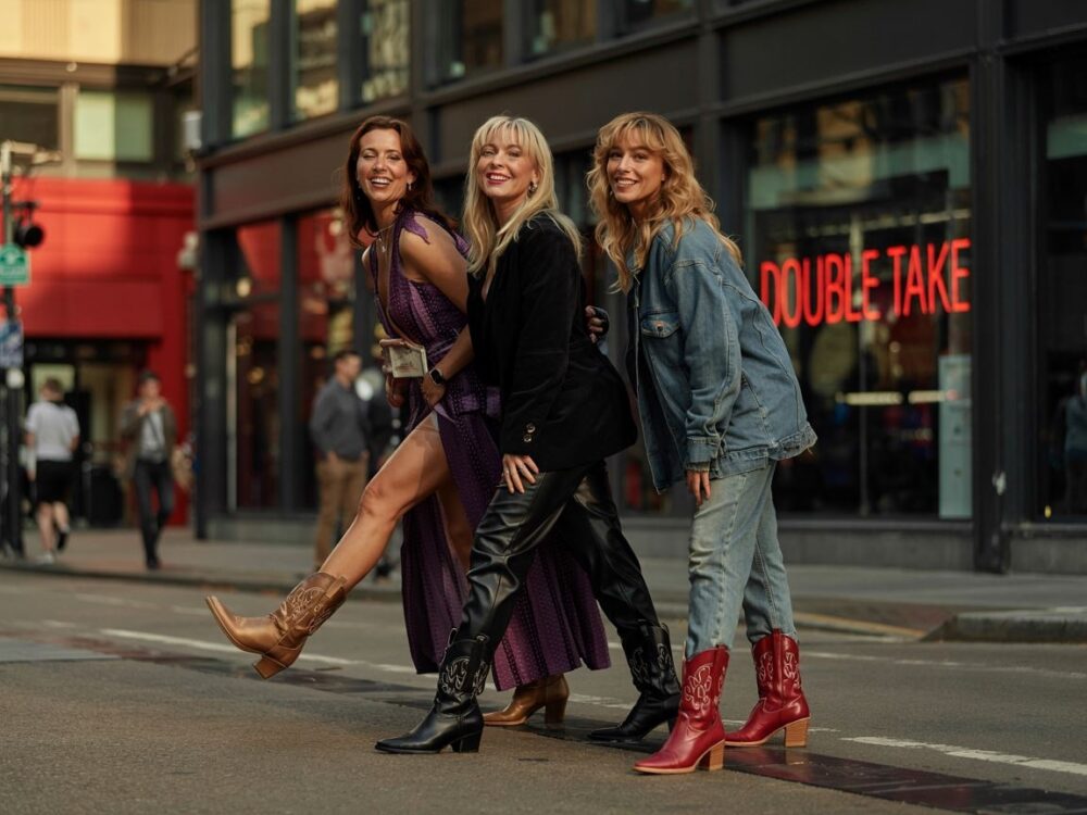 nowoczesny look z kowbojkami