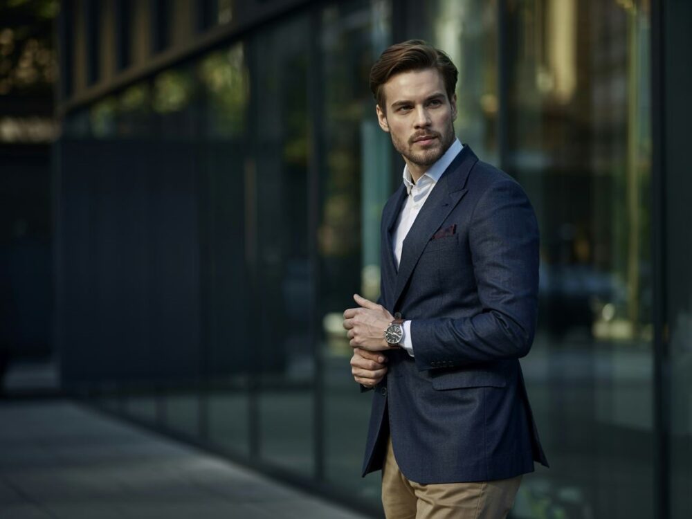 stylizacja z niebieską marynarką