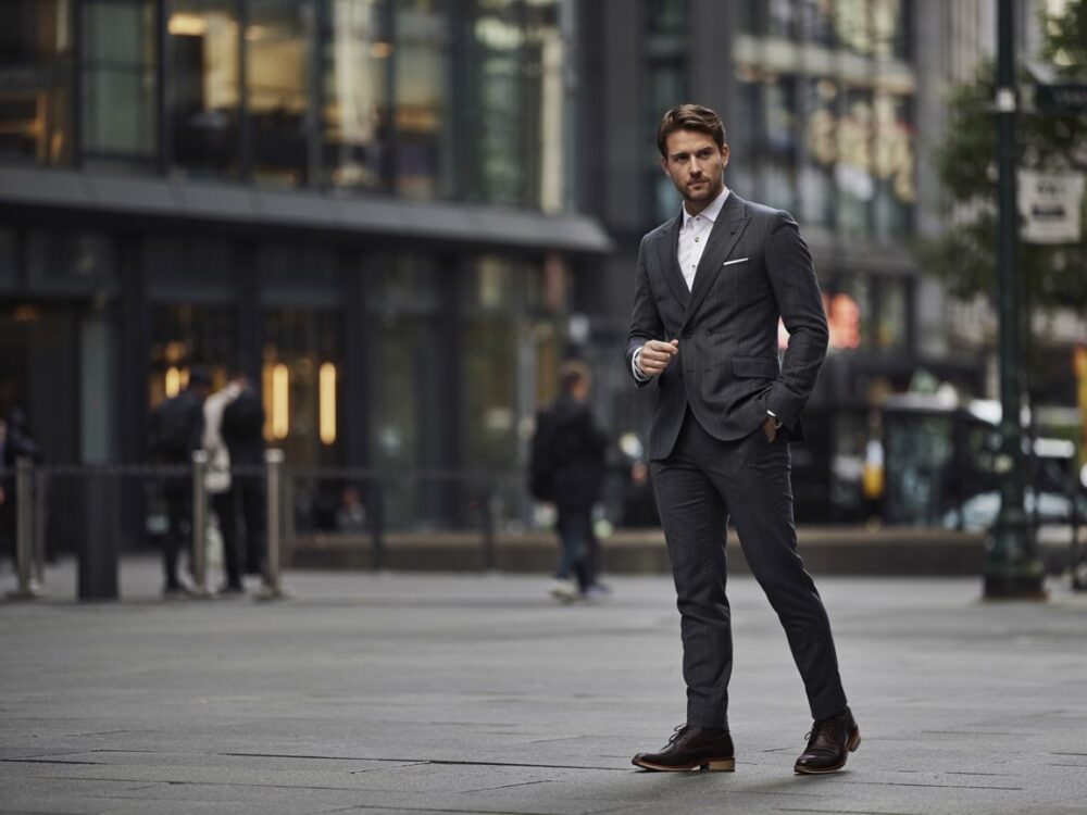 stylowy mężczyzna w mieście