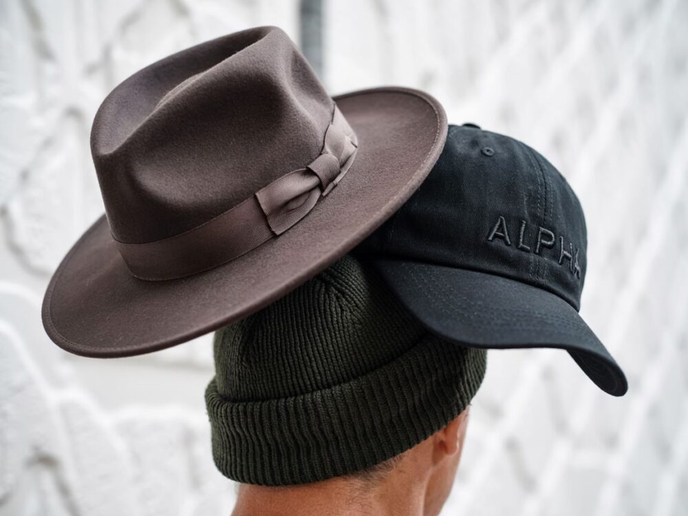 trendy nakrycie głowy męskie