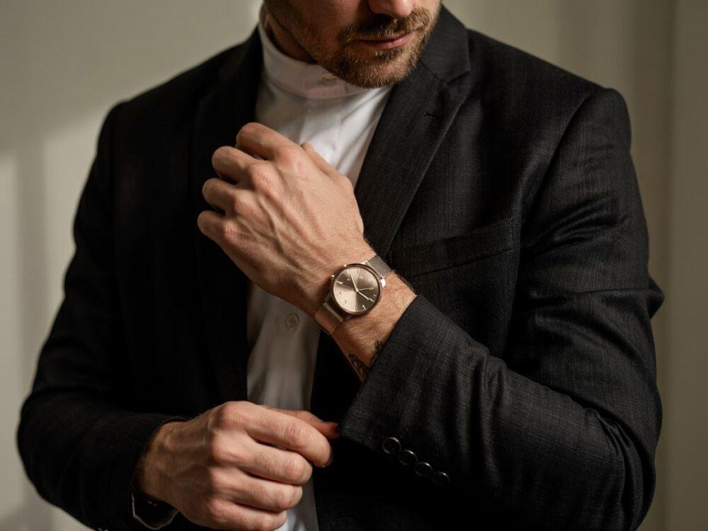 zegarek na skórzanym pasku